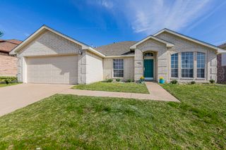 812 Passive Drive, Cedar Hill, TX 75104