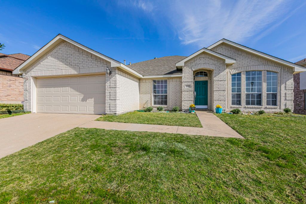 812 Passive Drive, Cedar Hill, TX 75104
