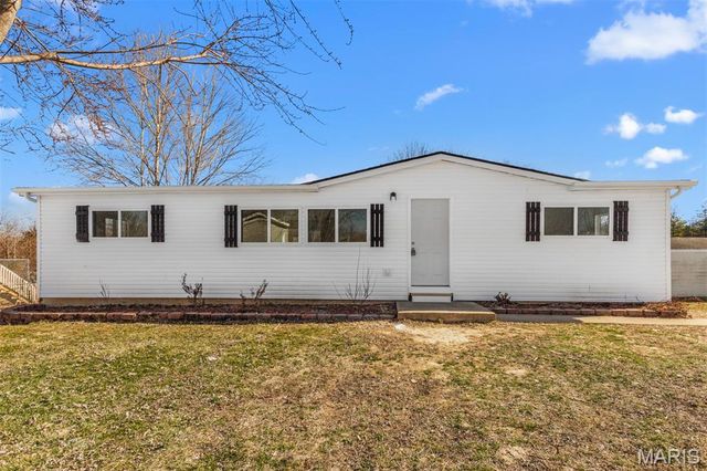 110 Madison Rene Avenue, Moscow Mills, MO 63362