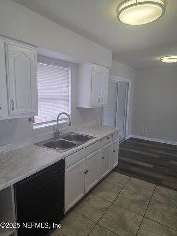 3139 SEARCHWOOD Drive, Jacksonville, FL 32277