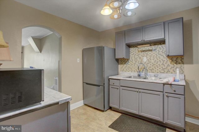 146 E PENN ST, Carlisle, PA 17013