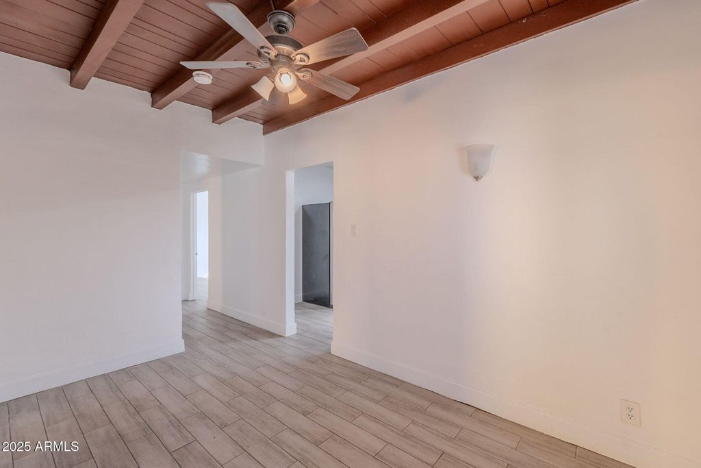 Image 15 of property listing at 1414 E MORELAND Street, Phoenix, AZ 85006