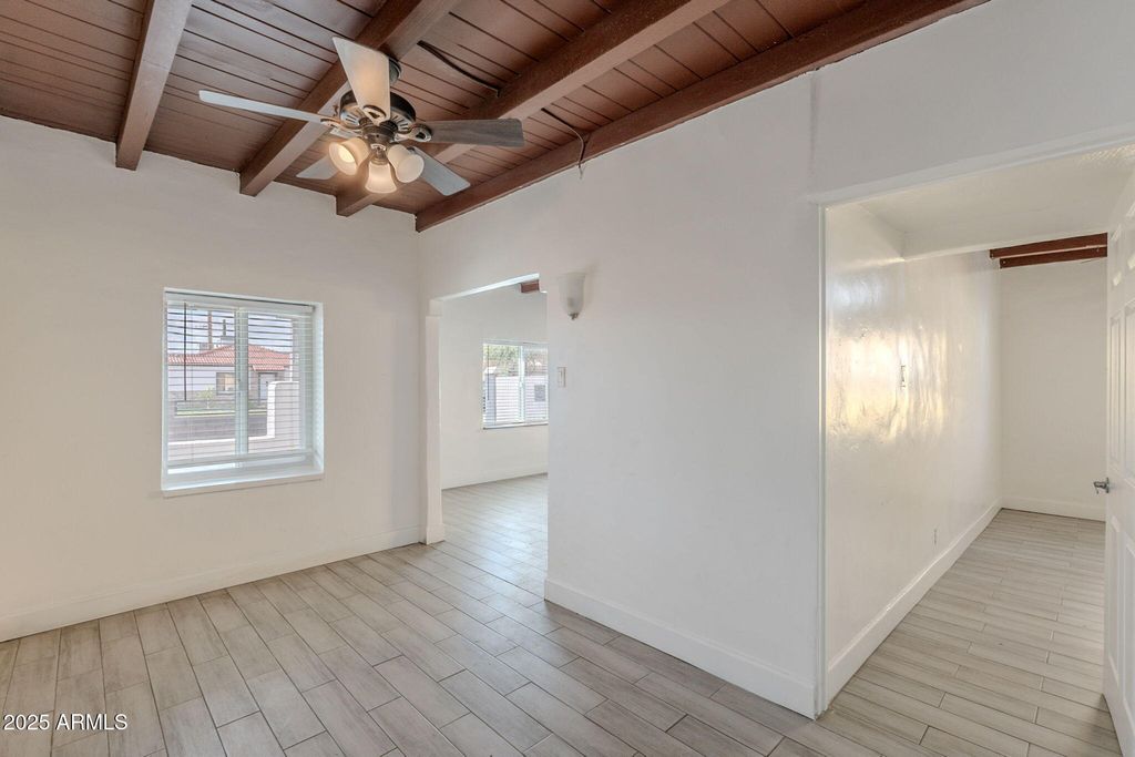 Image 16 of property listing at 1414 E MORELAND Street, Phoenix, AZ 85006