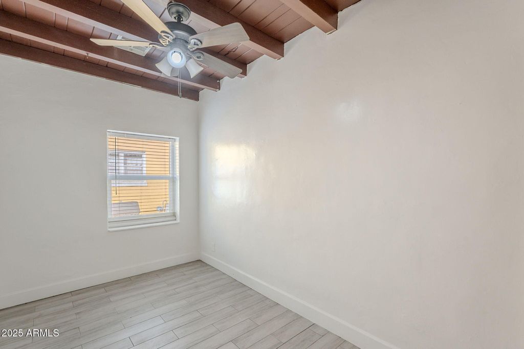 Image 17 of property listing at 1414 E MORELAND Street, Phoenix, AZ 85006