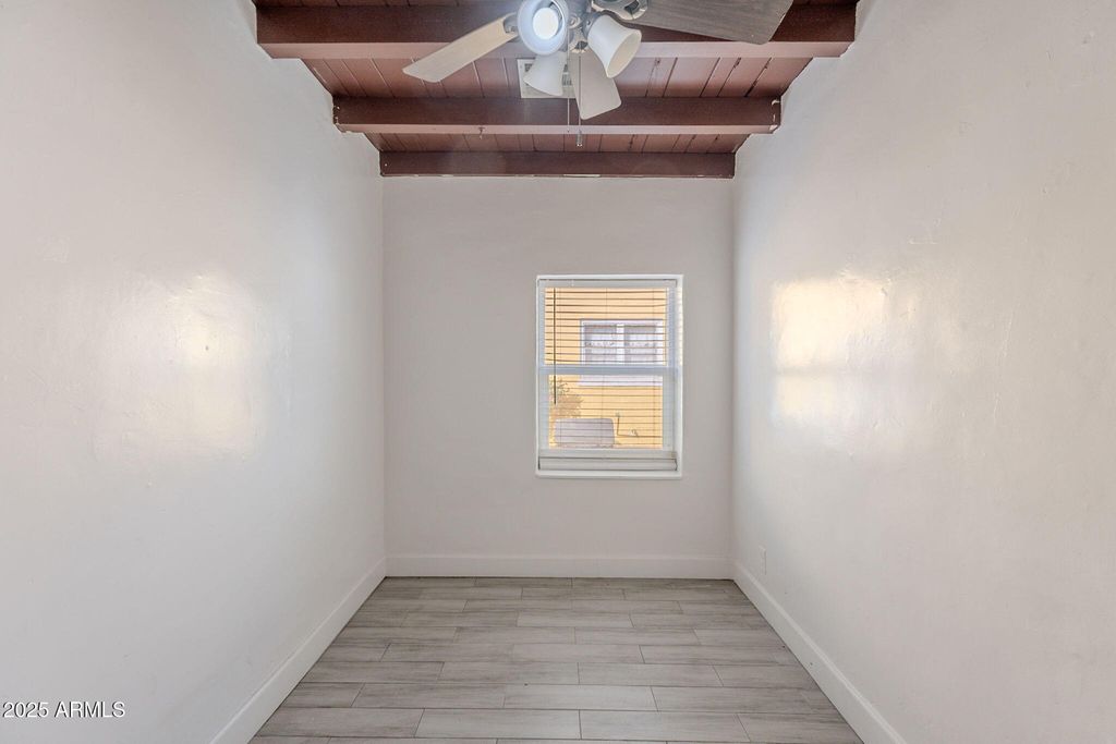 Image 18 of property listing at 1414 E MORELAND Street, Phoenix, AZ 85006