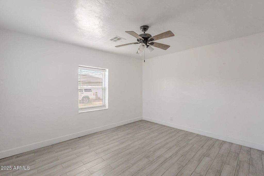 Image 22 of property listing at 1414 E MORELAND Street, Phoenix, AZ 85006