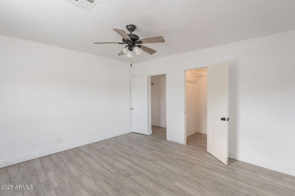 Image 23 of property listing at 1414 E MORELAND Street, Phoenix, AZ 85006