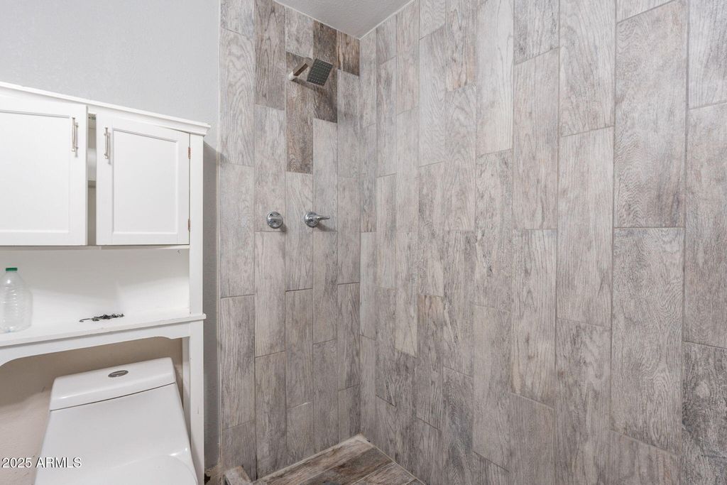 Image 34 of property listing at 1414 E MORELAND Street, Phoenix, AZ 85006
