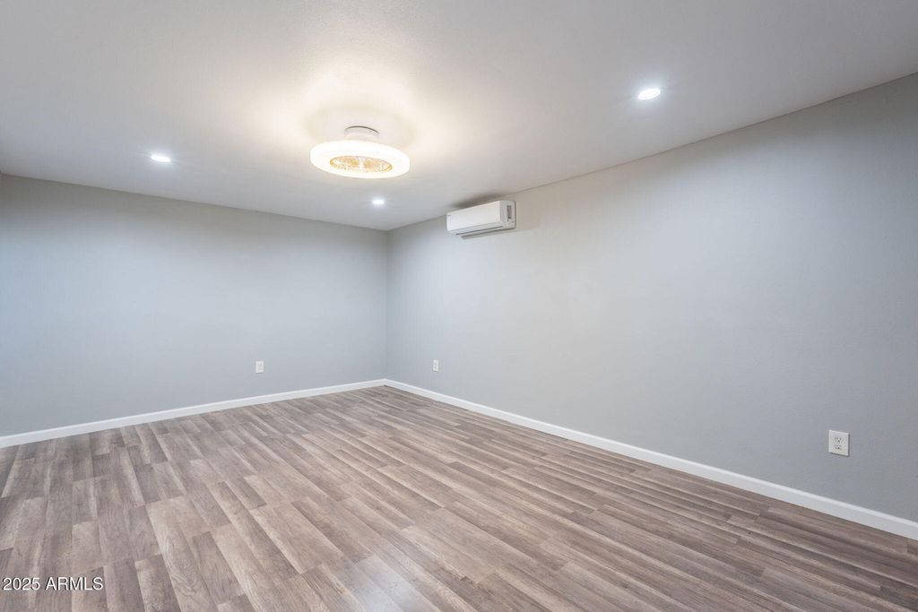 Image 35 of property listing at 1414 E MORELAND Street, Phoenix, AZ 85006