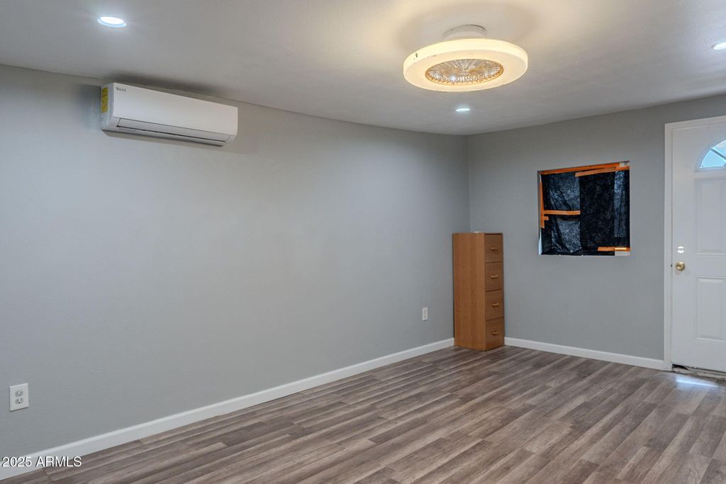 Image 39 of property listing at 1414 E MORELAND Street, Phoenix, AZ 85006
