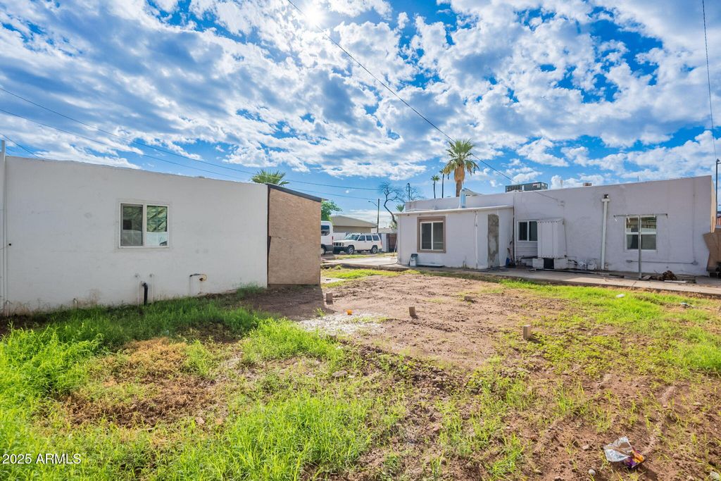 Image 47 of property listing at 1414 E MORELAND Street, Phoenix, AZ 85006