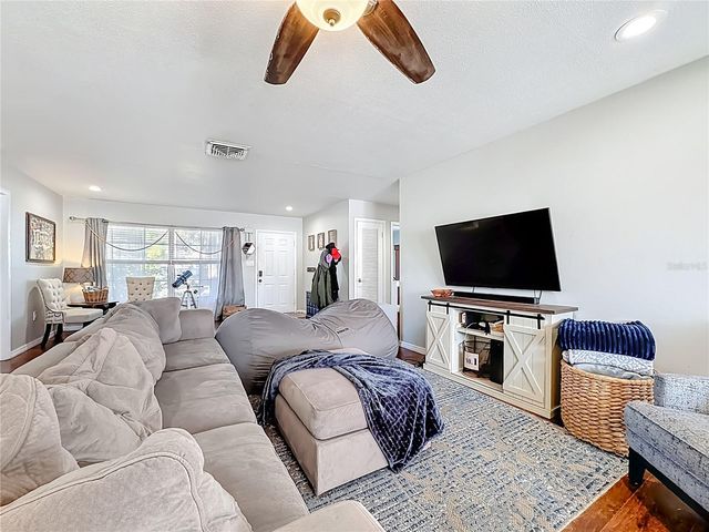 1521 BANYAN DR., Venice, FL 34293