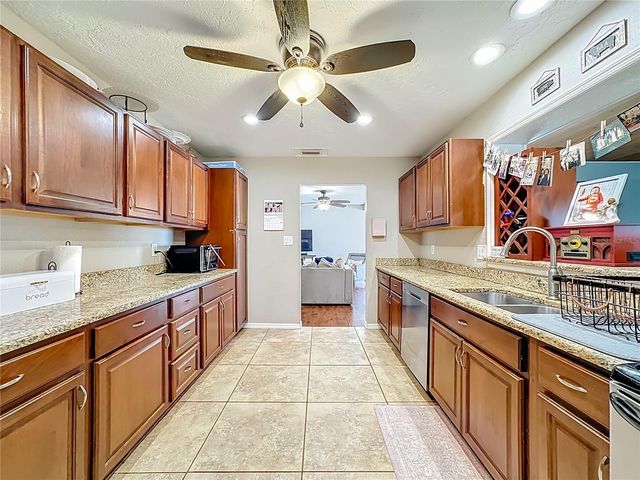 1521 BANYAN DR., Venice, FL 34293