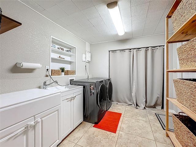 1521 BANYAN DR., Venice, FL 34293