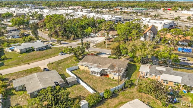 1521 BANYAN DR., Venice, FL 34293