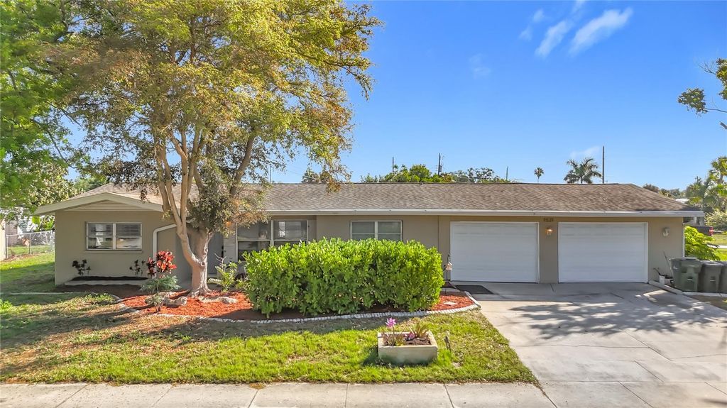 1521 BANYAN DR., Venice, FL 34293
