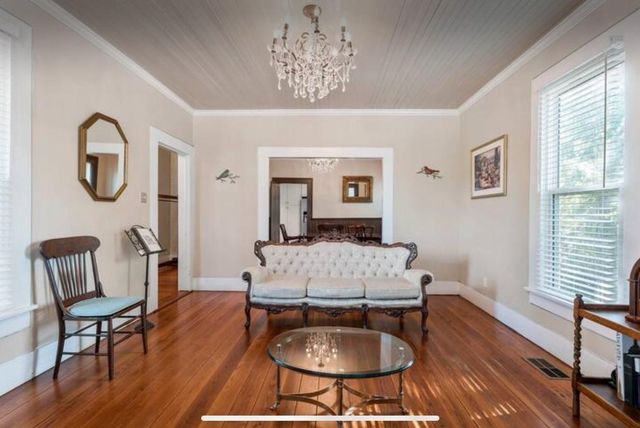 1305 Pine ST, Bastrop, TX 78602