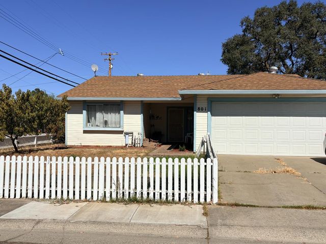 801 Sun Ray Ct, Rio Linda, CA 95673