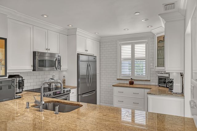 945 Oak Harbour Drive 945, Juno Beach, FL 33408