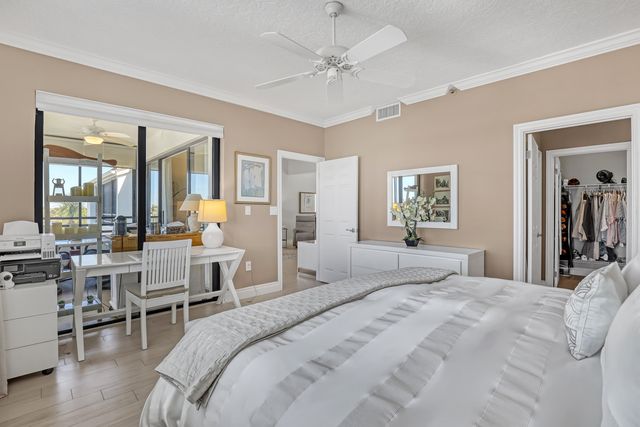 945 Oak Harbour Drive 945, Juno Beach, FL 33408