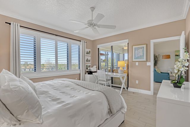 945 Oak Harbour Drive 945, Juno Beach, FL 33408