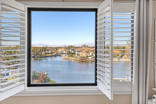 945 Oak Harbour Drive 945, Juno Beach, FL 33408