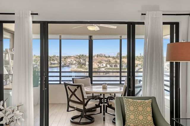 945 Oak Harbour Drive 945, Juno Beach, FL 33408