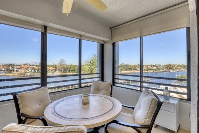 945 Oak Harbour Drive 945, Juno Beach, FL 33408