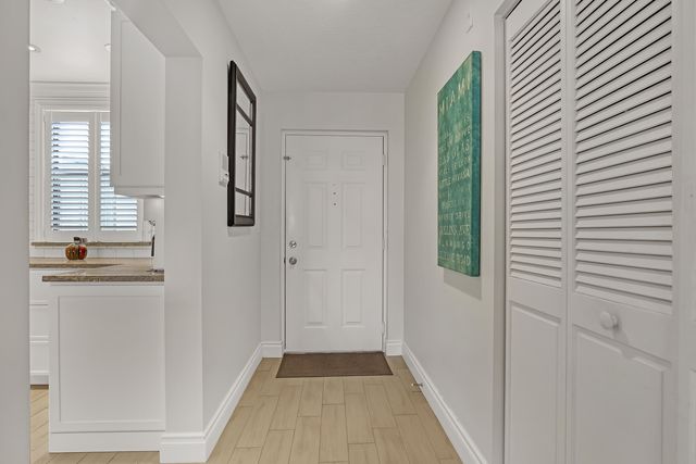 945 Oak Harbour Drive 945, Juno Beach, FL 33408