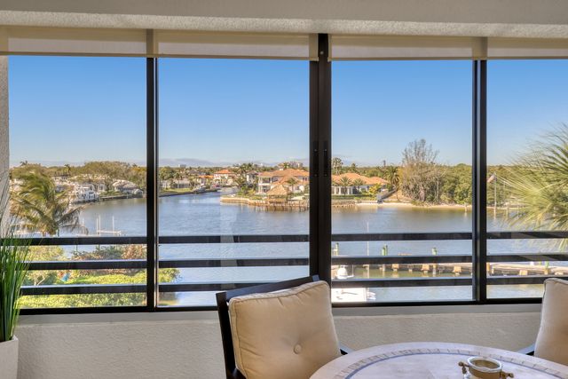 945 Oak Harbour Drive 945, Juno Beach, FL 33408