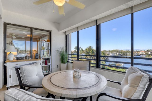 945 Oak Harbour Drive 945, Juno Beach, FL 33408