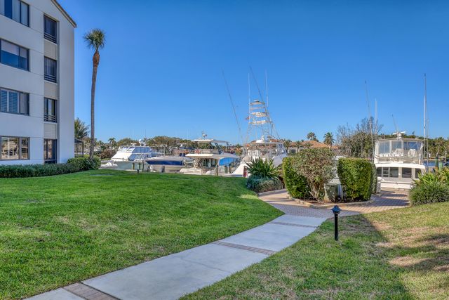 945 Oak Harbour Drive 945, Juno Beach, FL 33408