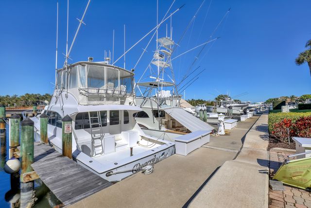 945 Oak Harbour Drive 945, Juno Beach, FL 33408