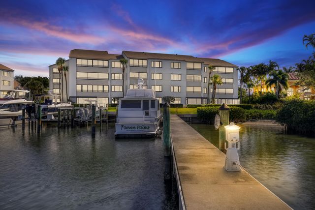 945 Oak Harbour Drive 945, Juno Beach, FL 33408