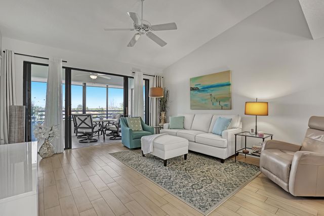 945 Oak Harbour Drive 945, Juno Beach, FL 33408