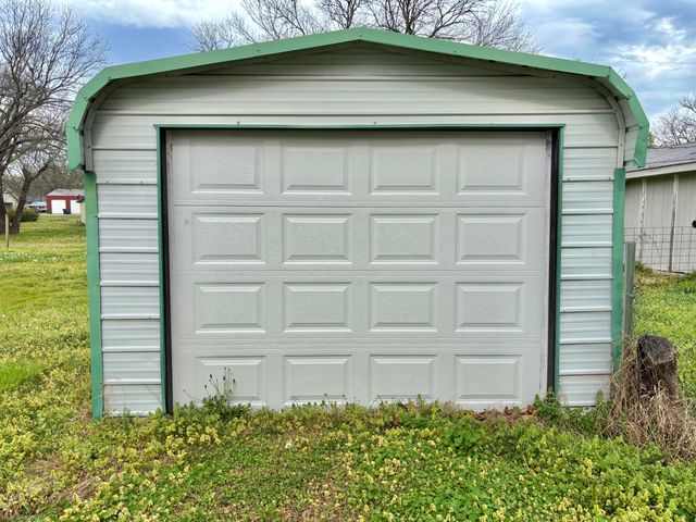 447 N Thompson Street, Vinita, OK 74301