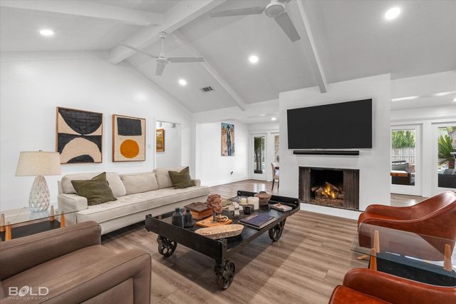 9450 Red Oak Lane, Shreveport, LA 71106