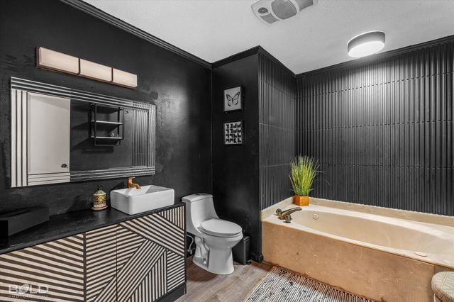 9450 Red Oak Lane, Shreveport, LA 71106