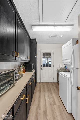 9450 Red Oak Lane, Shreveport, LA 71106