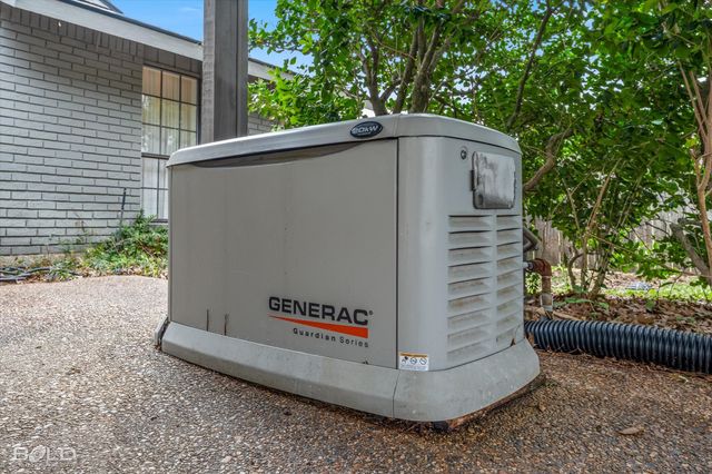 9450 Red Oak Lane, Shreveport, LA 71106