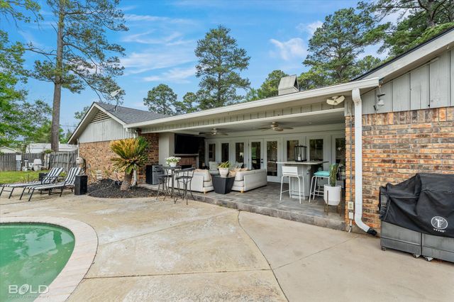 9450 Red Oak Lane, Shreveport, LA 71106