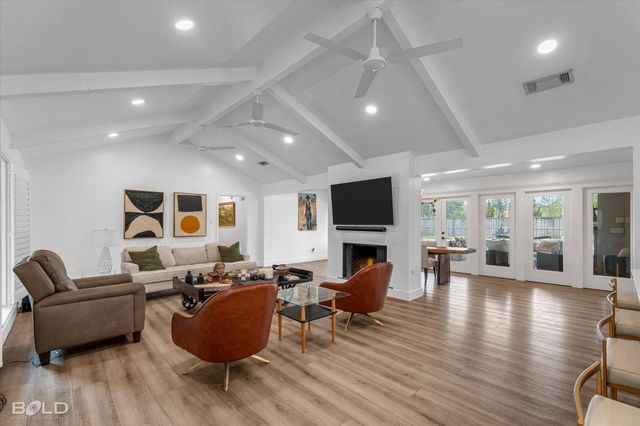 9450 Red Oak Lane, Shreveport, LA 71106