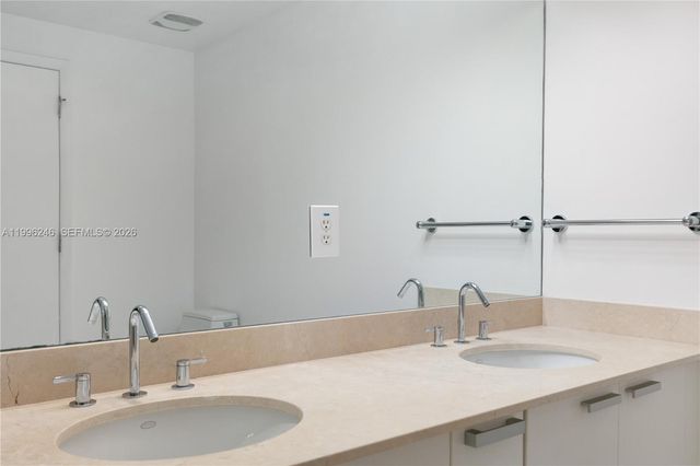 3131 NE 188th St 2-1010, Aventura, FL 33180