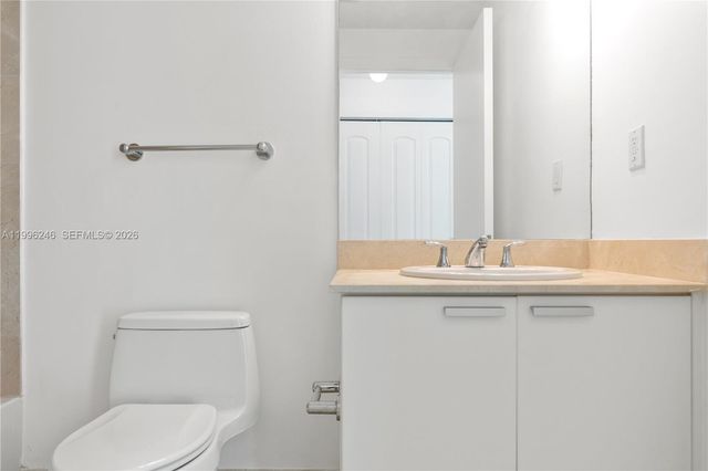 3131 NE 188th St 2-1010, Aventura, FL 33180