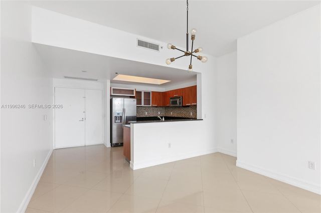 3131 NE 188th St 2-1010, Aventura, FL 33180