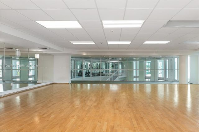 3131 NE 188th St 2-1010, Aventura, FL 33180