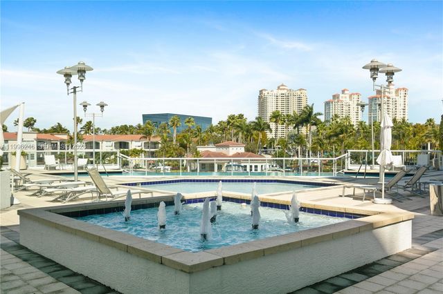 3131 NE 188th St 2-1010, Aventura, FL 33180