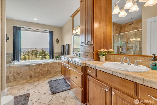 8110 172nd Avenue E, Sumner, WA 98390