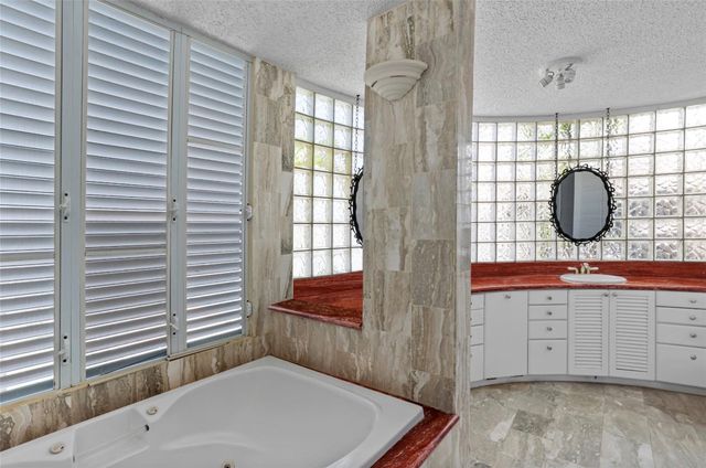 Calle Malaga E-17 VISTAMAR MARINA, Carolina, PR 00983