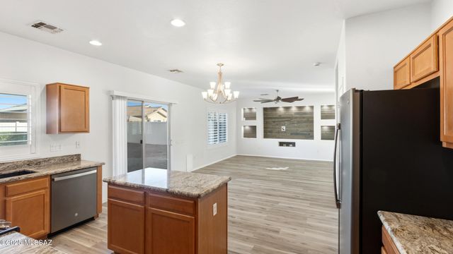 33915 S Colony Drive, Red Rock, AZ 85145